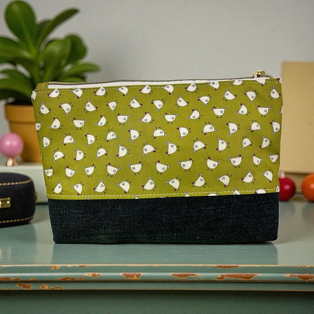 Chicken Print green  Pouch